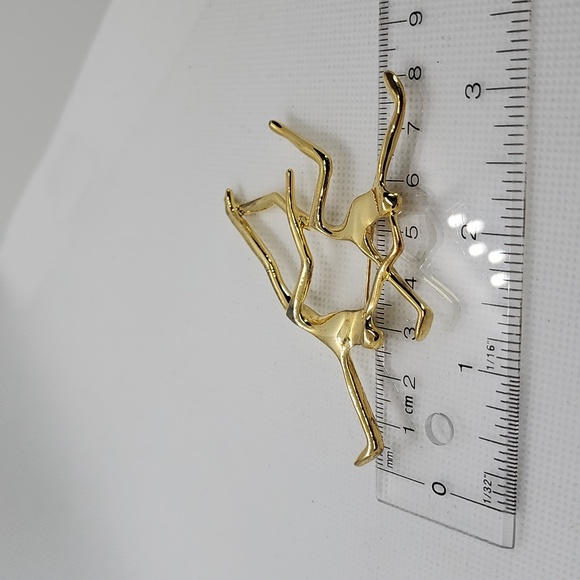 Large Gold Tone Dancers Brooch - Picture 7 of 8